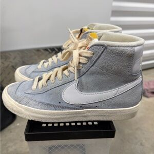 Nike Blazer Mid 77 Vintage
Blue Whisper (Women's)